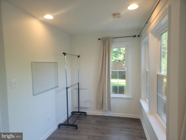 Building Photo - 9620 Potters Hill Cir