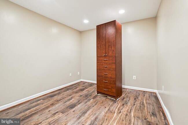 Building Photo - 13711 Dunbar Terrace