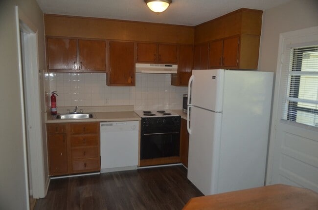 Building Photo - Updated 2BR/1.5BA Condo Near Stratford Rd