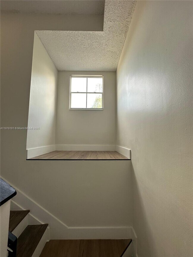 Building Photo - 9735 NW 49th Terrace