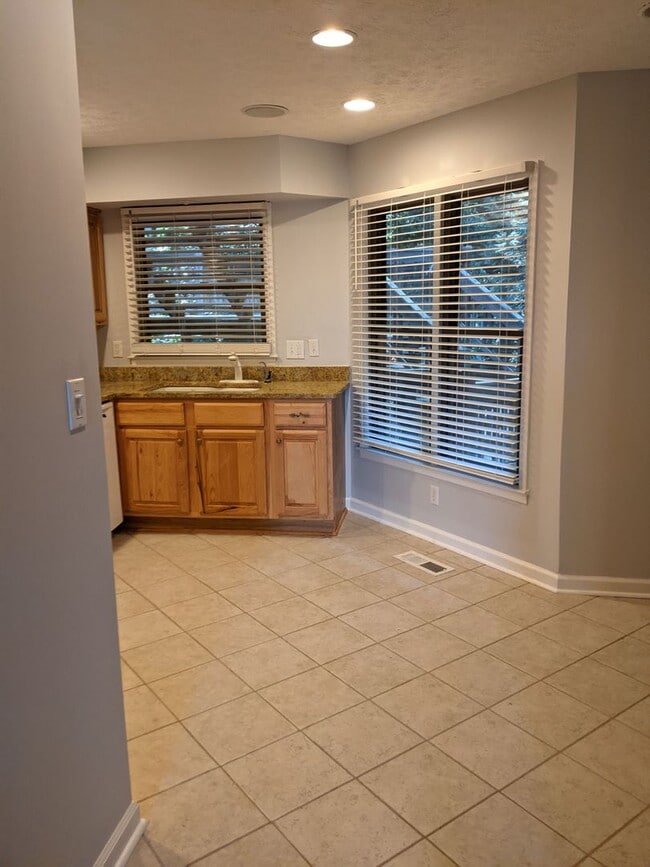 Building Photo - bamfo415