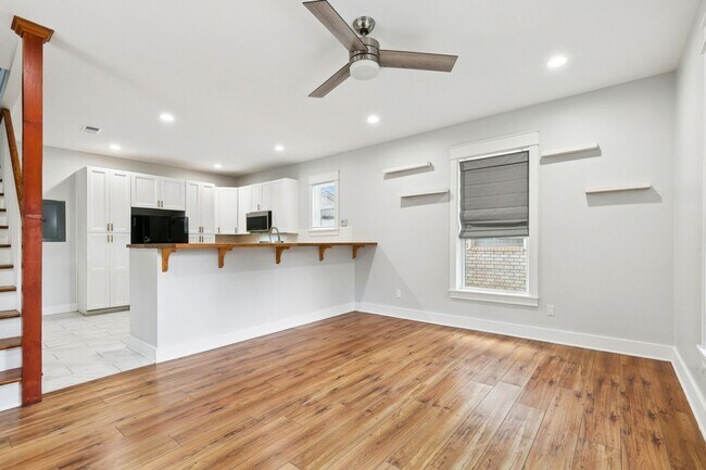 Building Photo - 3701 Derbigny St