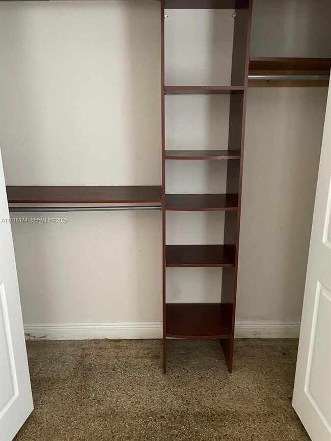 Building Photo - 846 SW 10th St