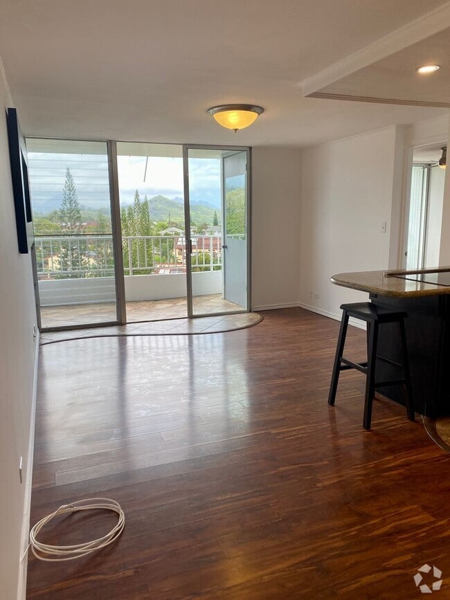 Building Photo - AVAILABLE June 27, 2025 : 3 Bedroom, 2 Bat...