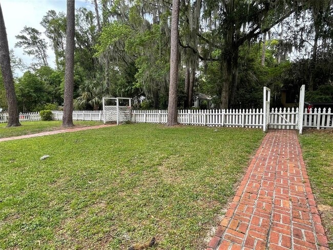 Building Photo - 1403 NW 9th Ave