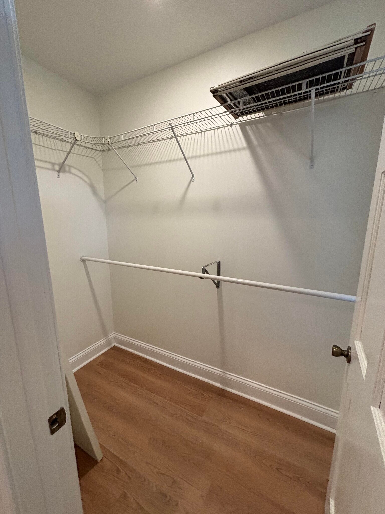 Main level primary bedroom 1 walk in closet - 2608 W Evergreen Ave