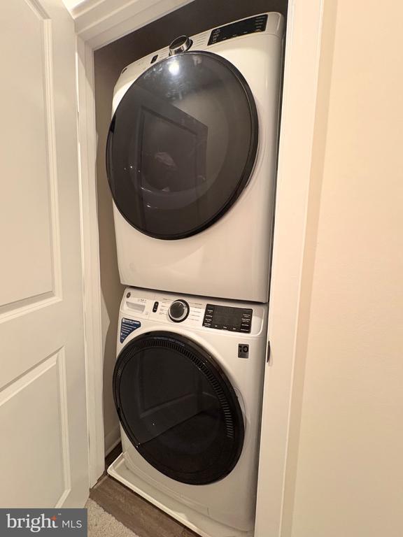 Building Photo - 736 Watts St