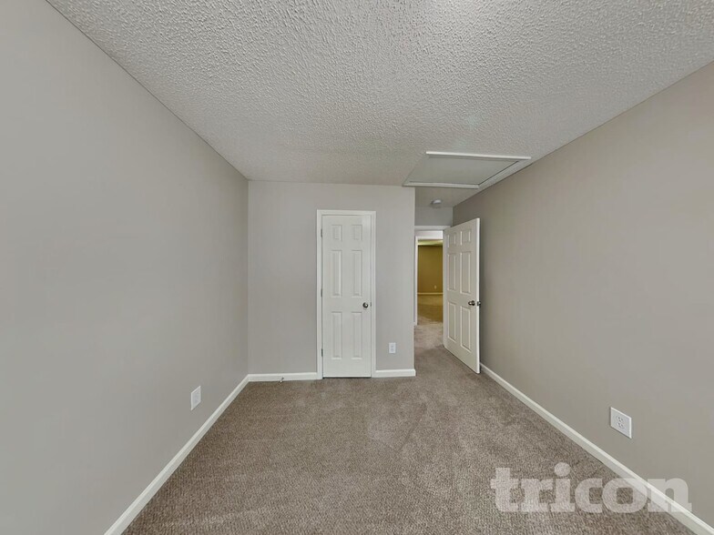 Building Photo - 78 Springway Dr