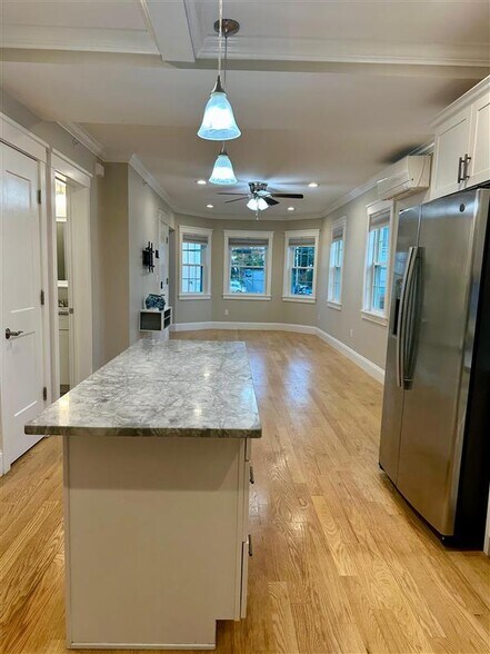 Building Photo - 127 Marblehead St