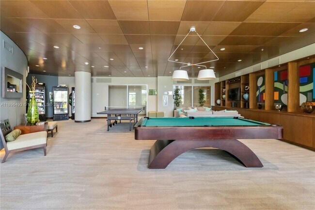 Building Photo - 2641 N Flamingo Rd