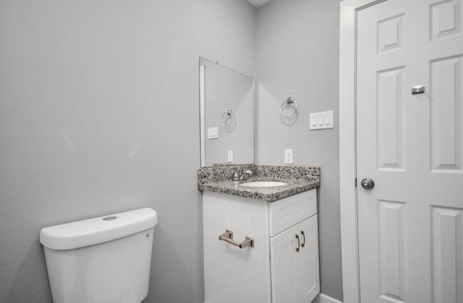 Building Photo - For Lease | 3 Bed, 2 Bath | 1,150 Sq Ft | Warwick Place |