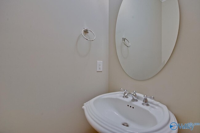 Building Photo - 112 SW Autumn Cove Dr