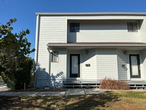 Building Photo - 411 E Park St