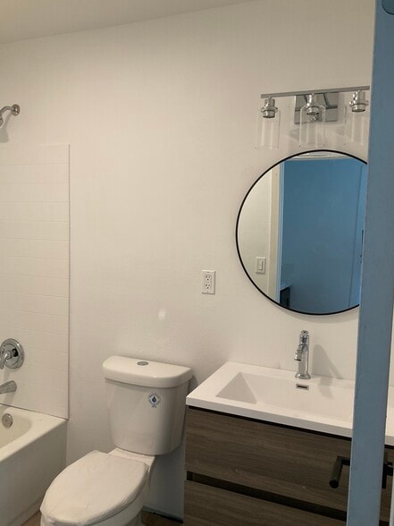 Building Photo - 1487 Claremont Pl