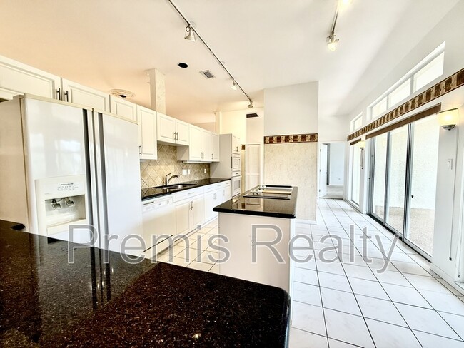 Building Photo - 642 Weathersfield Dr