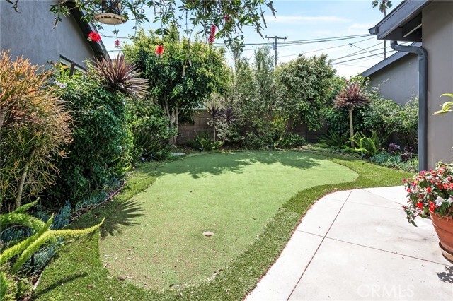 Building Photo - 413 N Paulina Ave