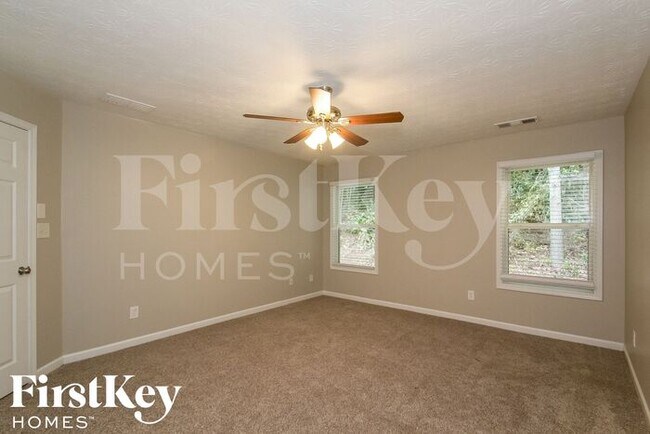 Building Photo - 1392 Alcovy Falls Dr SE