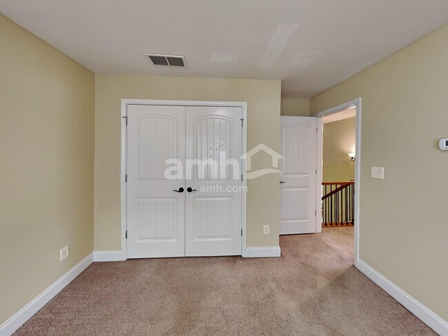 Building Photo - 103 Oakwind Pky