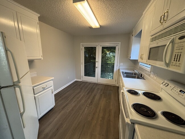 Building Photo - 165 Radford Cir