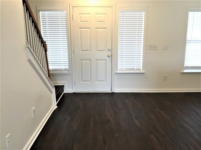 Building Photo - 1006 Bengel Dr