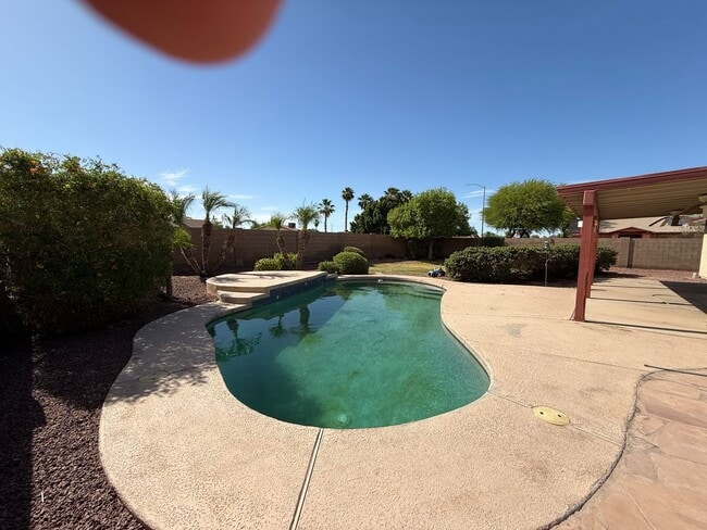 Building Photo - Pool Home in Ponderosa Valley!