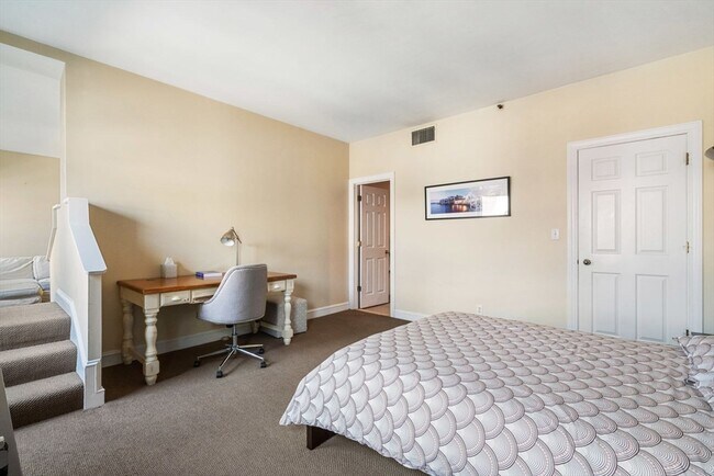 Building Photo - 416 Commonwealth Ave