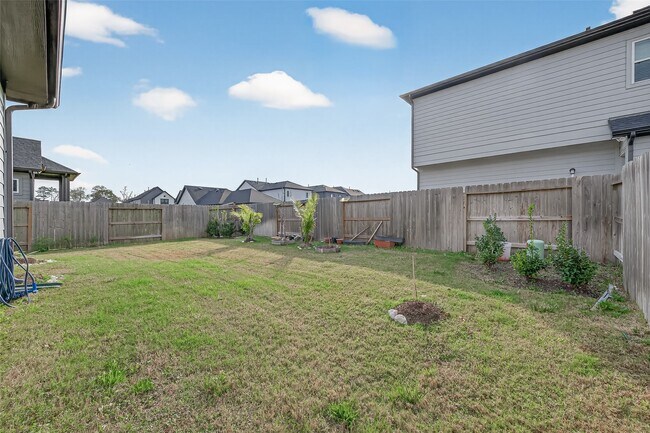 Building Photo - 16915 Chapel Knox Dr