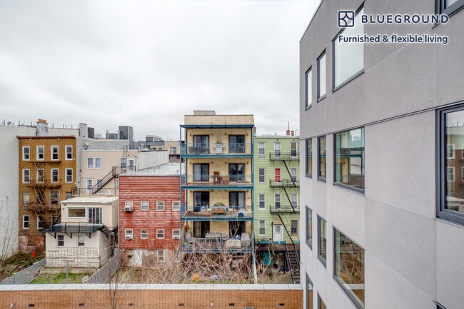 Building Photo - 401 Jackson St