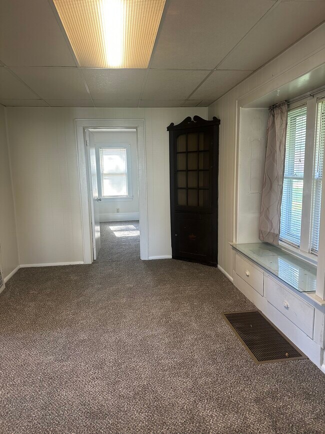 Building Photo - 134 Norwood St