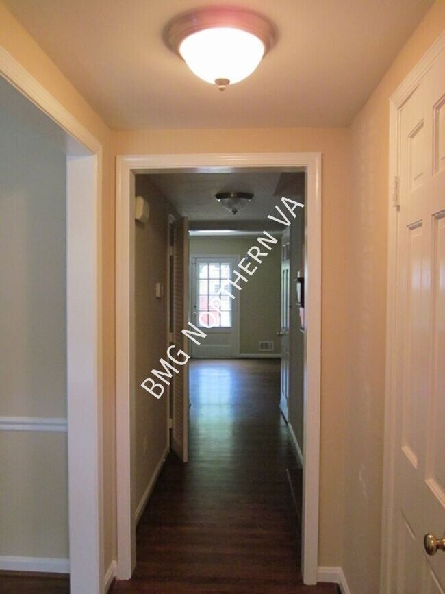 Building Photo - 1160 Wimbledon Dr