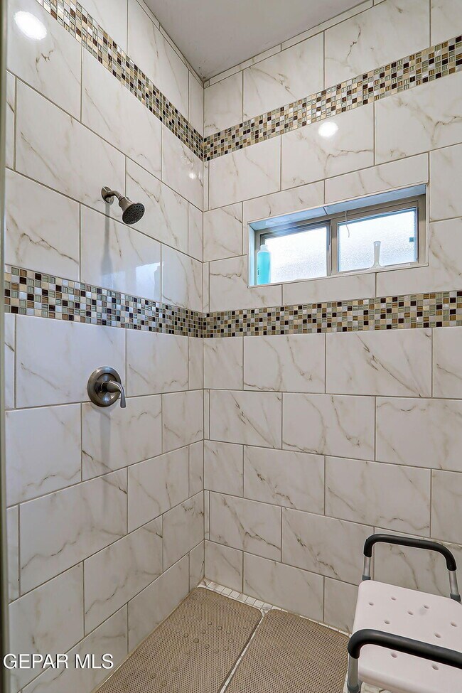 Building Photo - 7825 Enchanted View Dr
