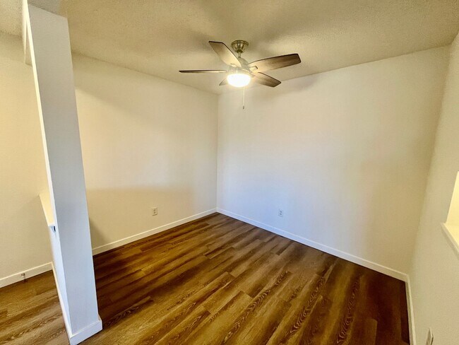 Building Photo - **$500 Move in Special**  Updated Spacious 1 bed/1 bath in Aurora