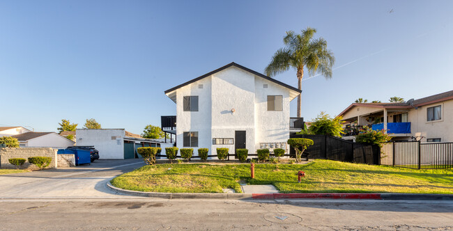 Building Photo - 3296 Franklin Ave