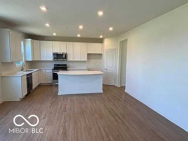 Building Photo - 4957 Oak Hl Dr