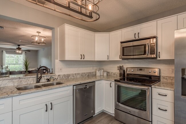 Building Photo - Andover Circle