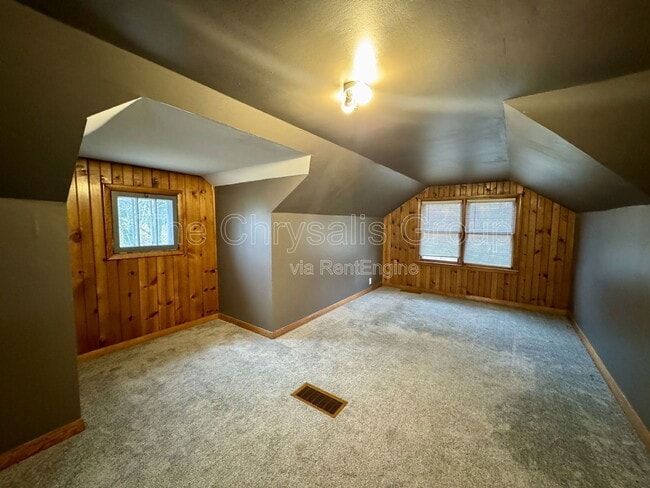 Building Photo - 760 Guthrie St