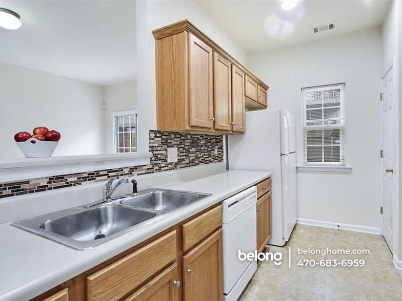 Building Photo - 3701 Utoy Dr SW