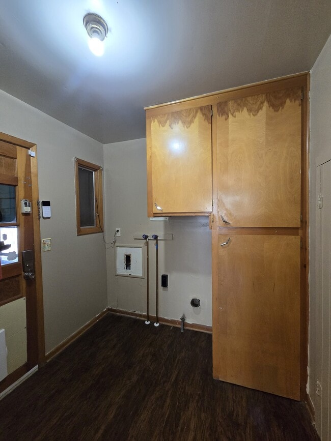 Building Photo - 902 N Colorado St