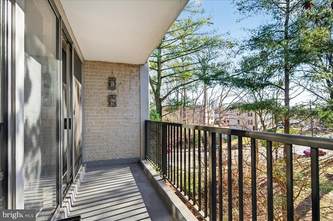 Building Photo - 4420 Briarwood Ct N