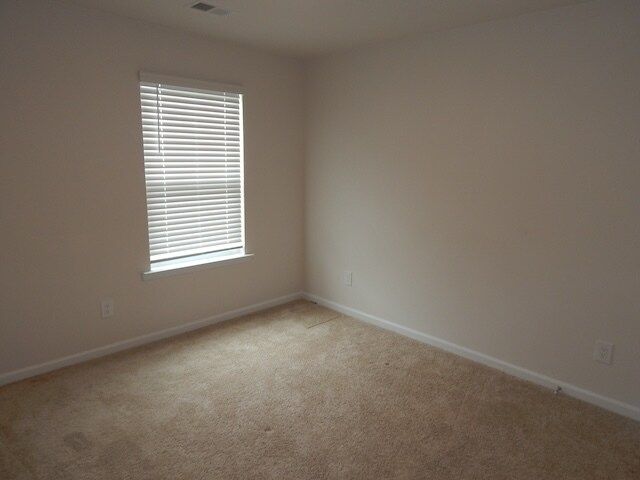 Building Photo - 207 Oakmont Valley Trl