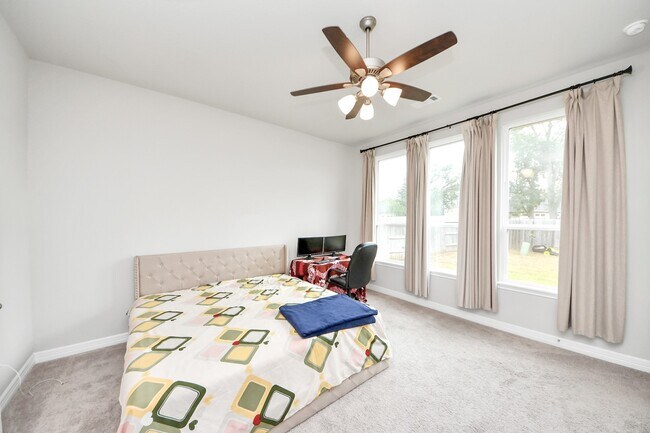 Building Photo - 2830 Tumlinson Dr