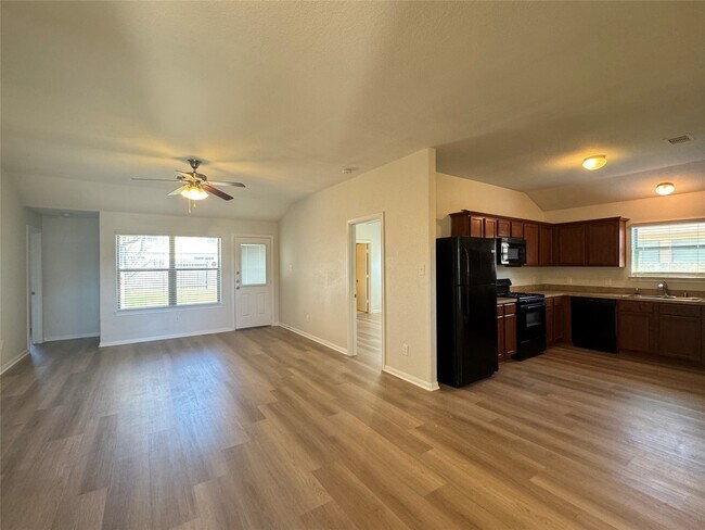 Building Photo - 7906 Emerald Oak Dr