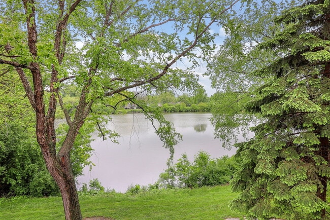 Building Photo - 1782 Gloucester Ct