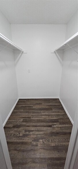Building Photo - 12718 Hilltop Dr