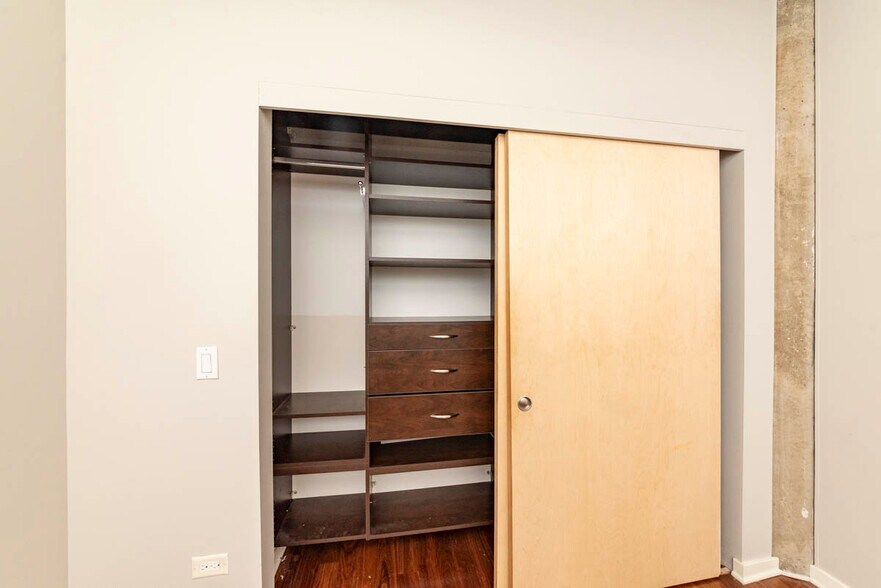 Building Photo - 700 N Larrabee St