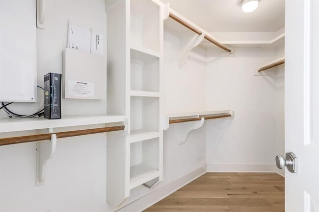 Building Photo - 1010 Hillside Ave