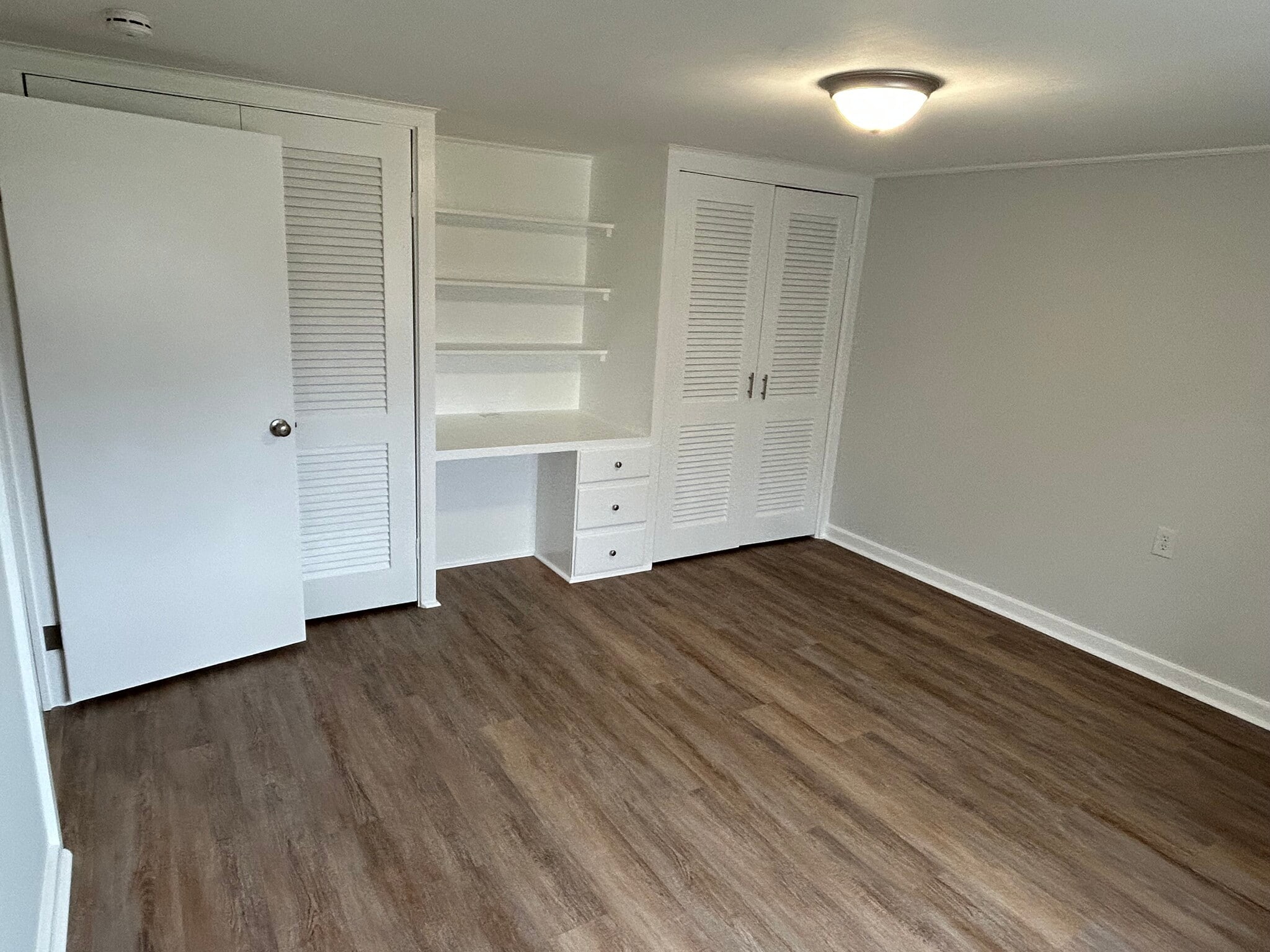 Building Photo - 810 Mc Connell St