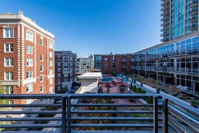 Building Photo - 9 N Euclid Ave