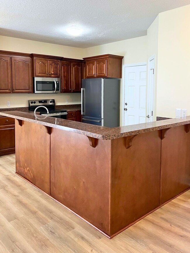 Building Photo - Updated 3/2 close to I95