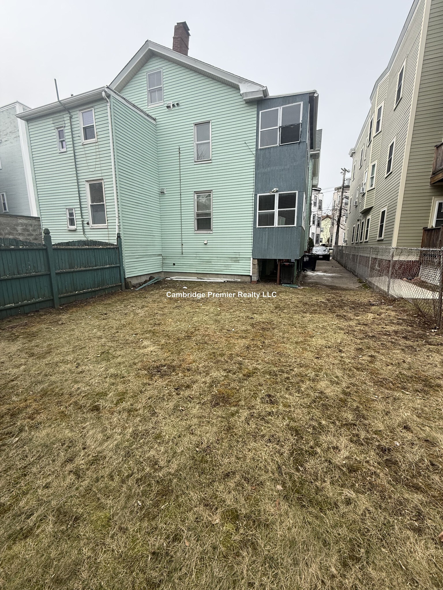 Building Photo - 66 Elm St
